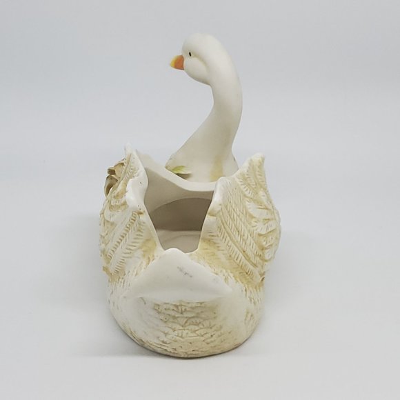 Vintage K's Collection Swan Dish - Soap - Trinket - Candy - Makeup - Picture 4 of 4